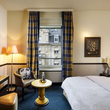 Hotell Opera 4*