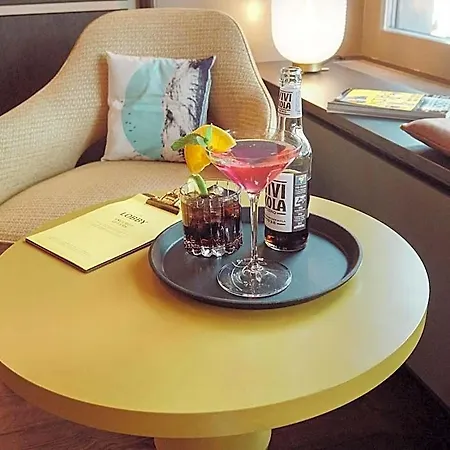 Opera Hotell 4*
