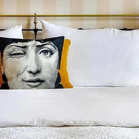 Opera Hotell 4*
